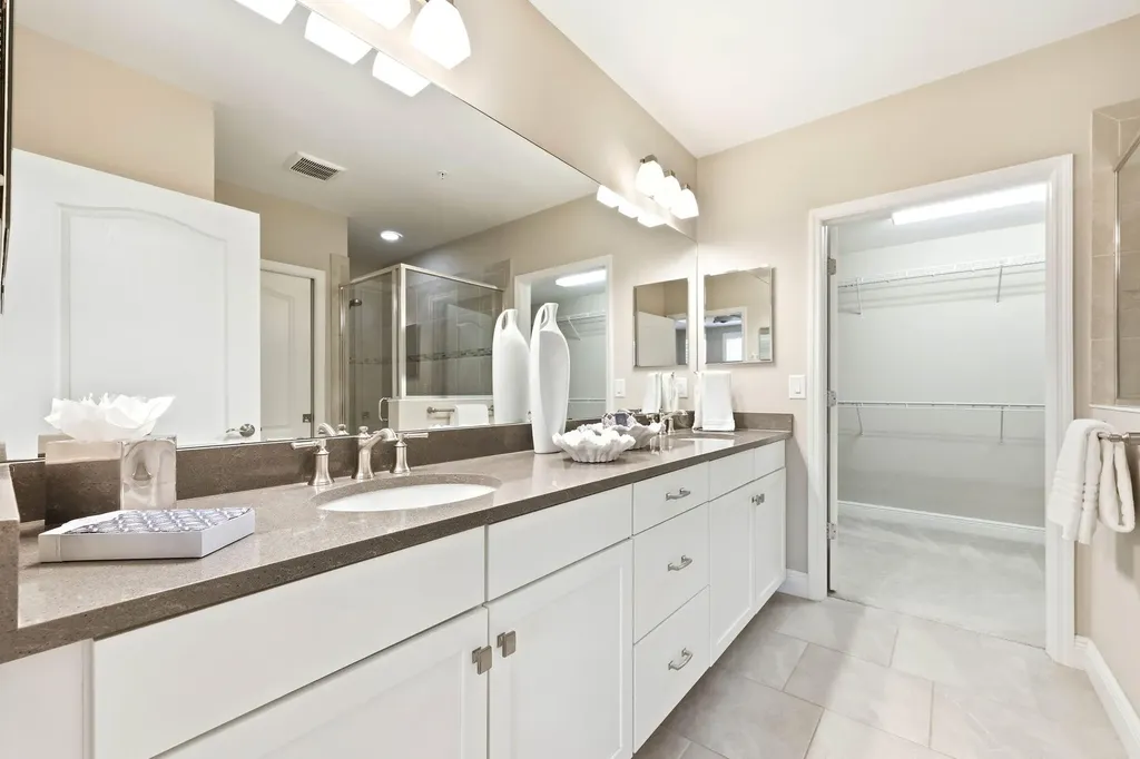 6977 Avalon Circle Naples FL 34112