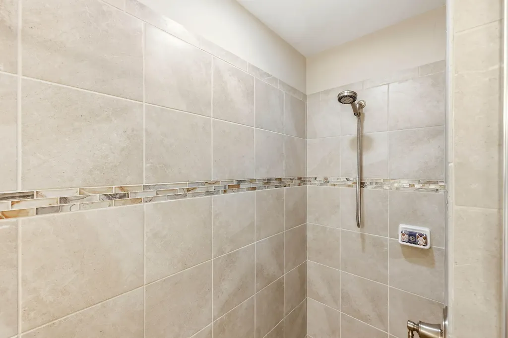 6977 Avalon Circle Naples FL 34112