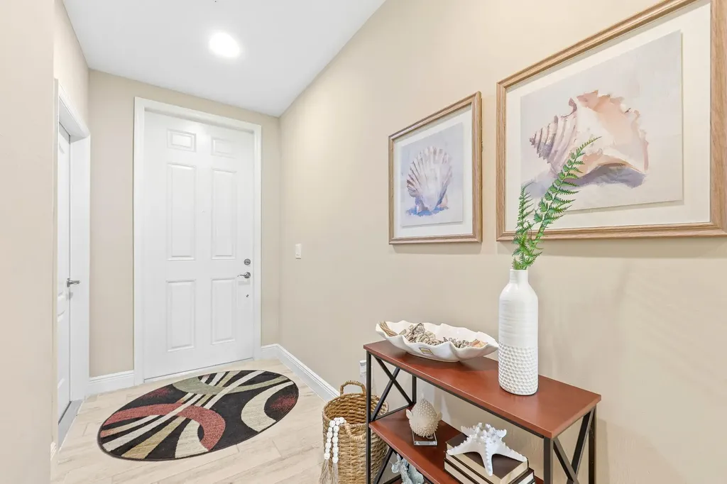 6977 Avalon Circle Naples FL 34112