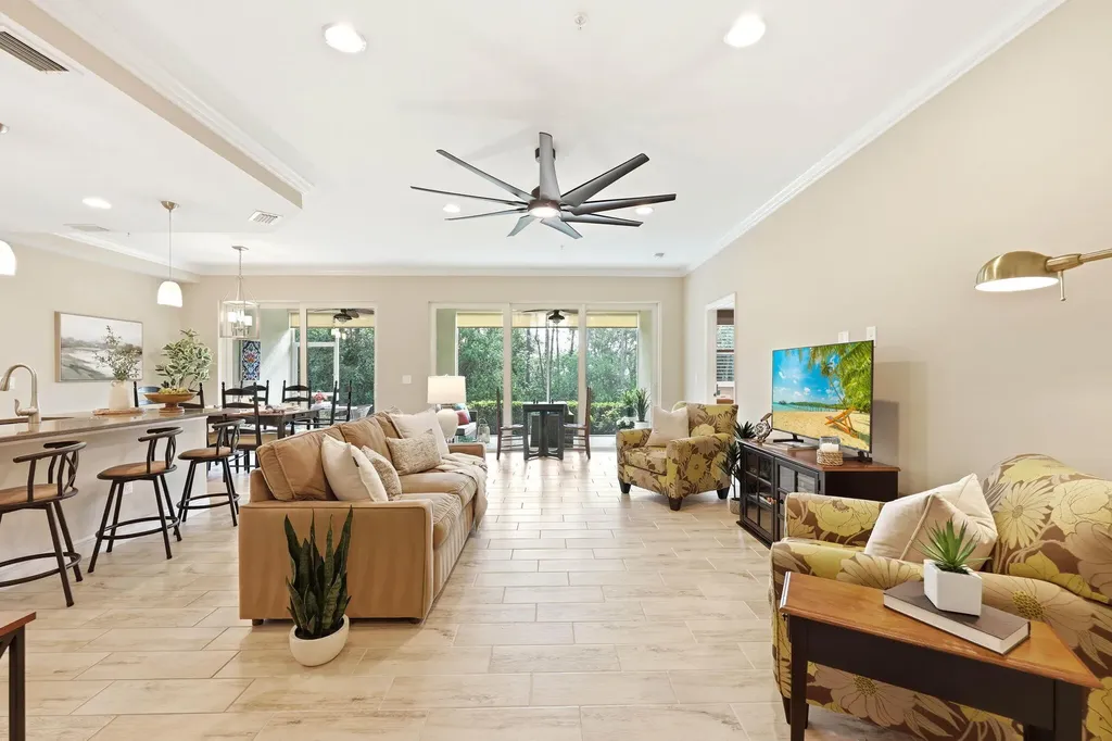 6977 Avalon Circle Naples FL 34112