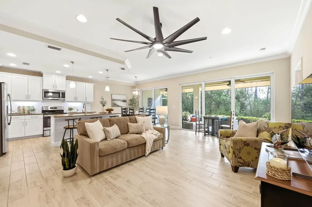 6977 Avalon Circle Naples FL 34112
