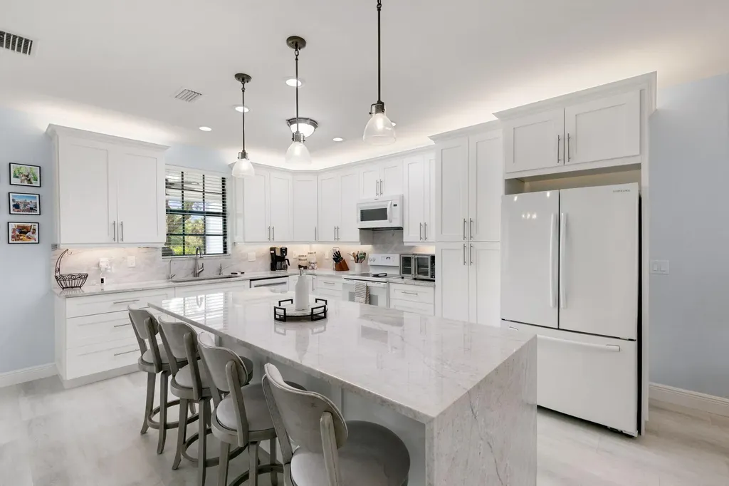15068 Summit Place Circle Naples FL 34119