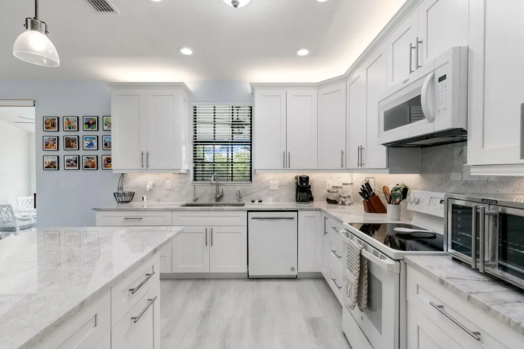 15068 Summit Place Circle Naples FL 34119