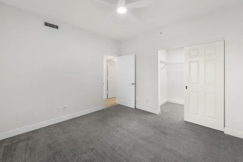 425 Cove Tower Drive Naples FL 34110