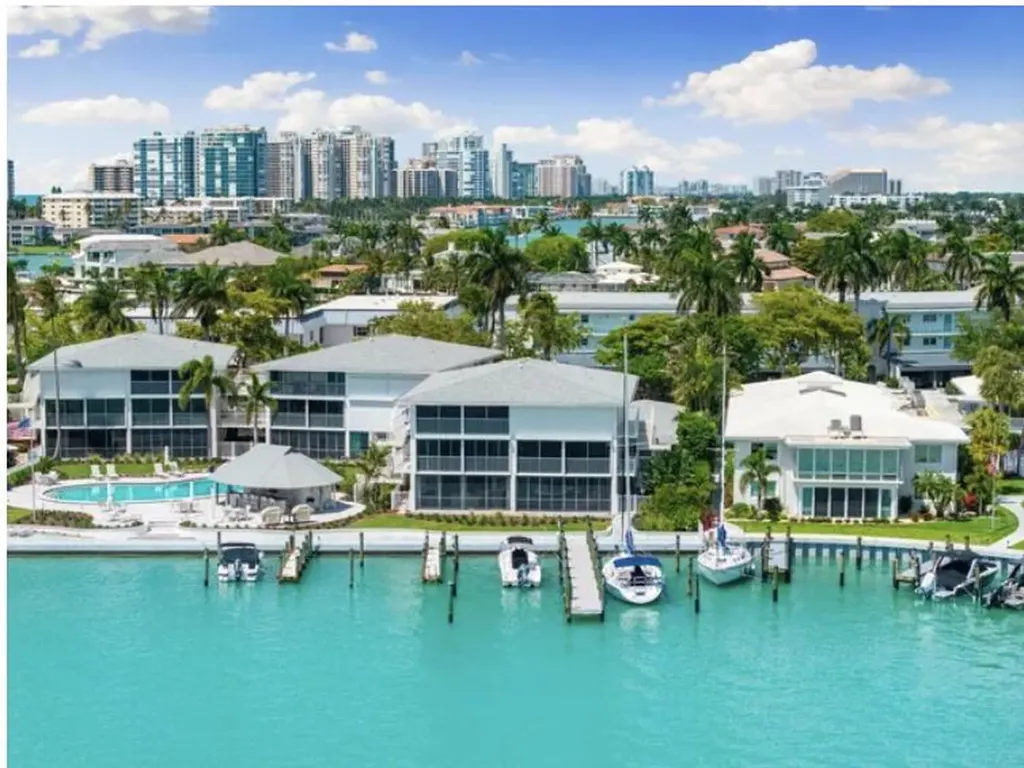 322 Harbour Drive Naples FL 34103