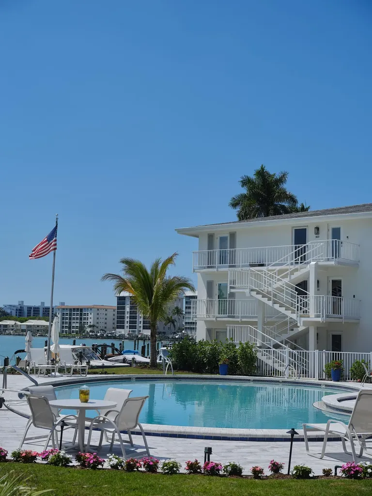 322 Harbour Drive Naples FL 34103