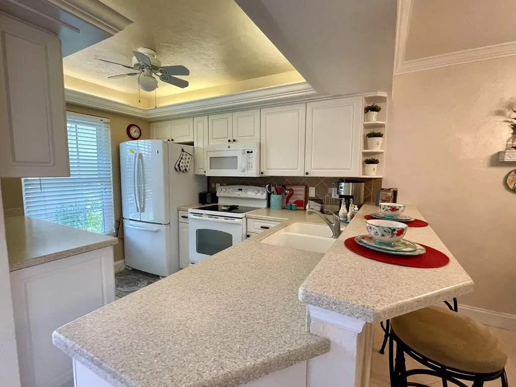 860 Elkhorn Marco Island FL 34145