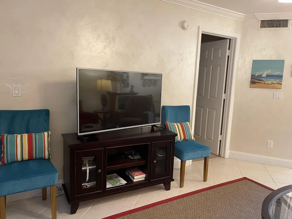 860 Elkhorn Marco Island FL 34145