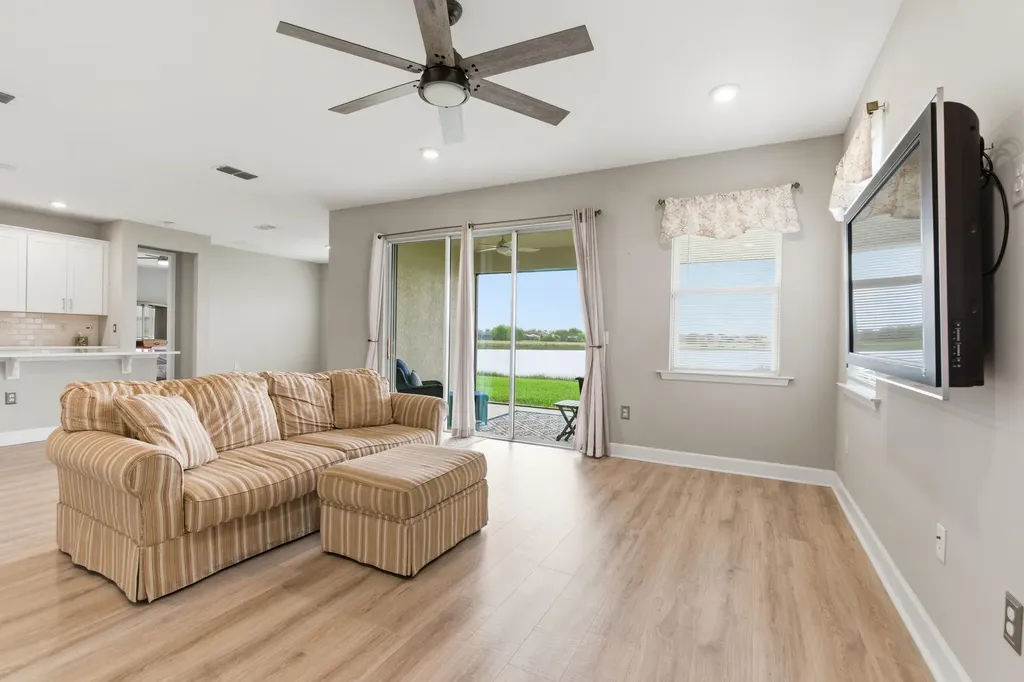 2055 Grove Drive Naples FL 34120