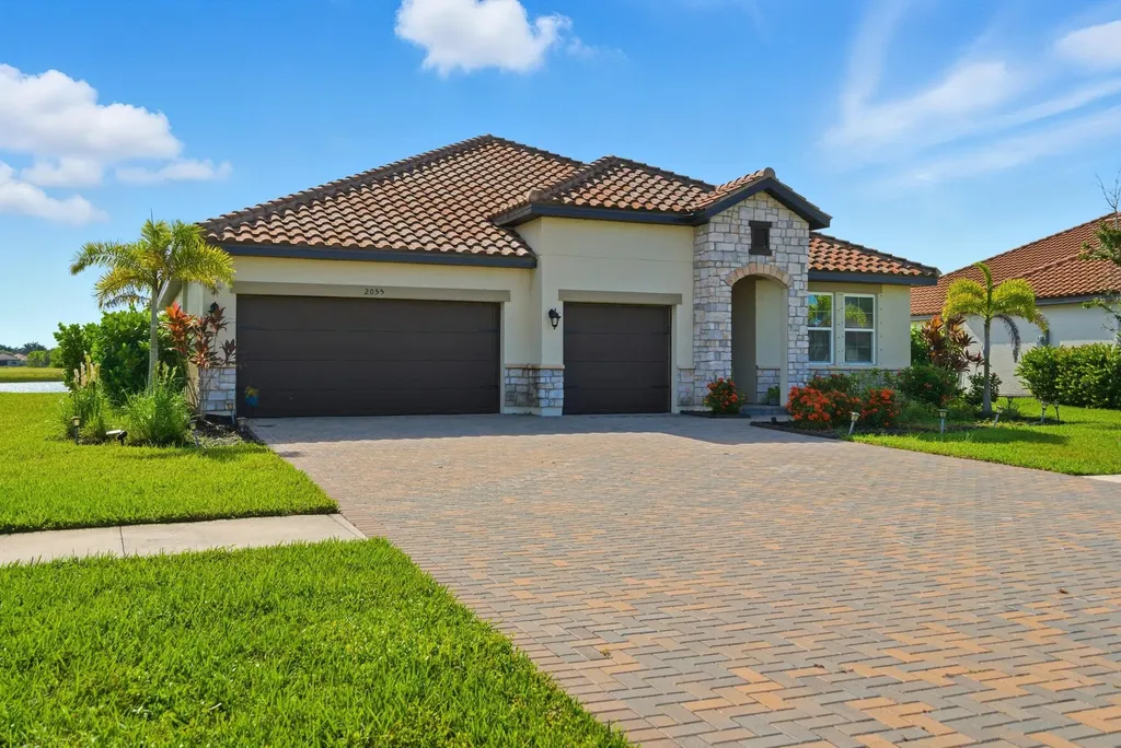2055 Grove Drive Naples FL 34120