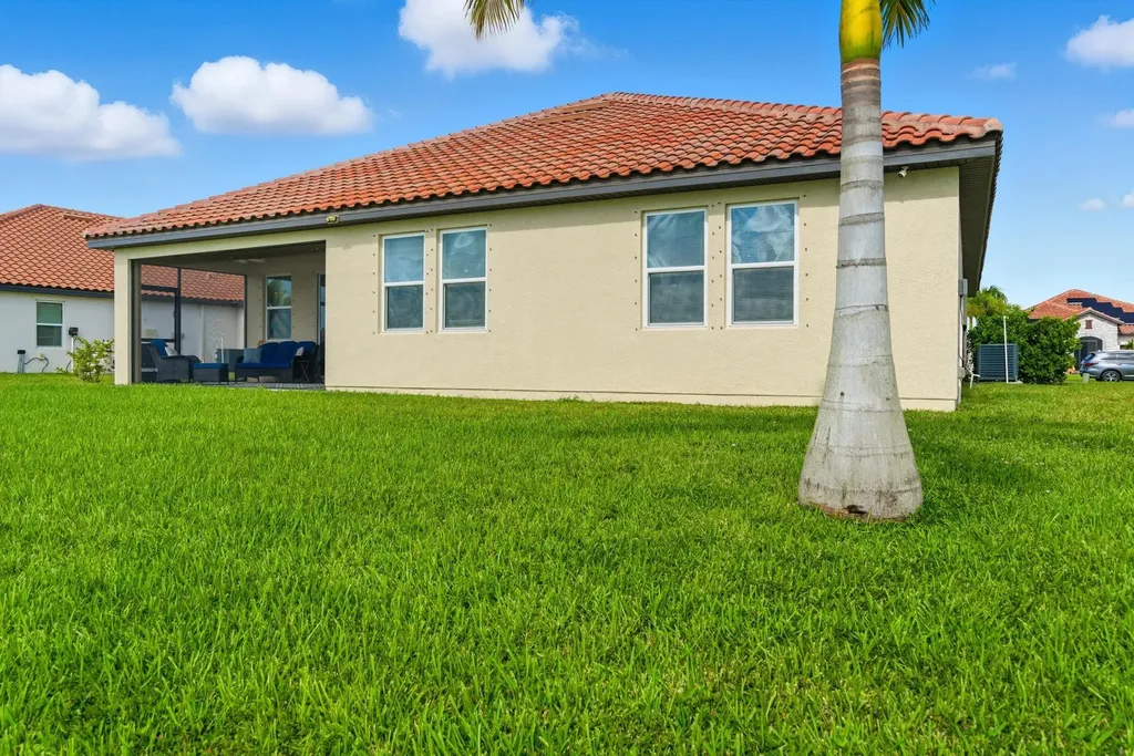 2055 Grove Drive Naples FL 34120