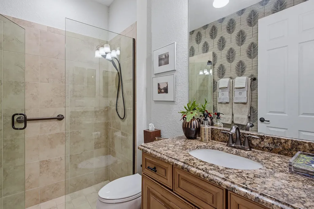 2842 Aviamar Circle Naples FL 34114