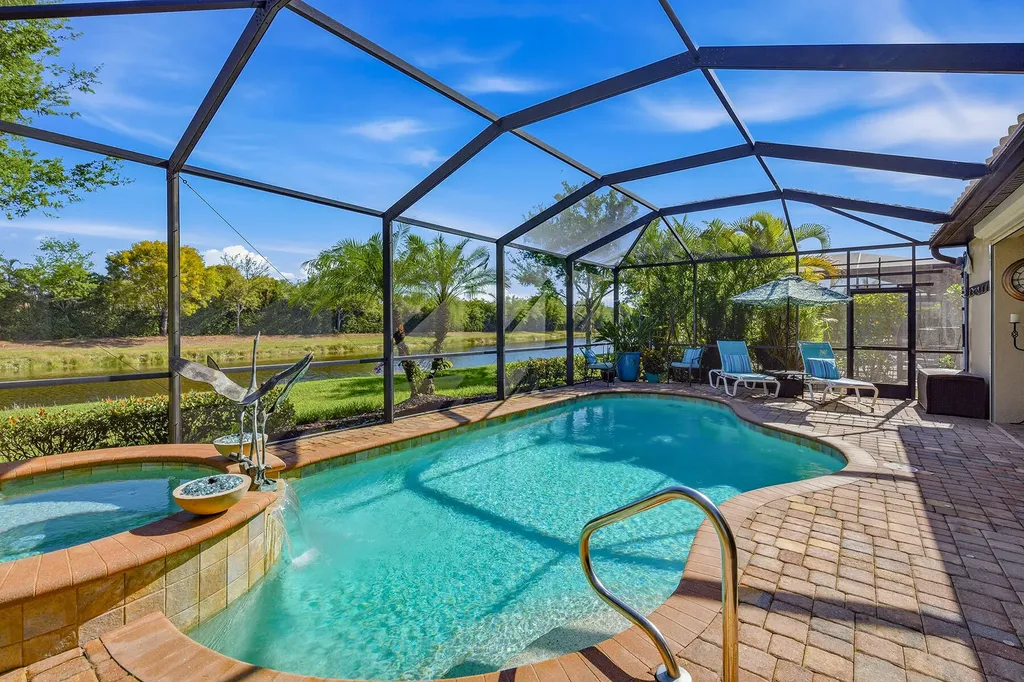 2842 Aviamar Circle Naples FL 34114