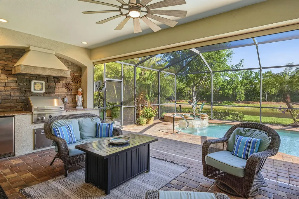 2842 Aviamar Circle Naples FL 34114