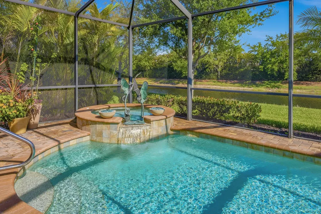 2842 Aviamar Circle Naples FL 34114