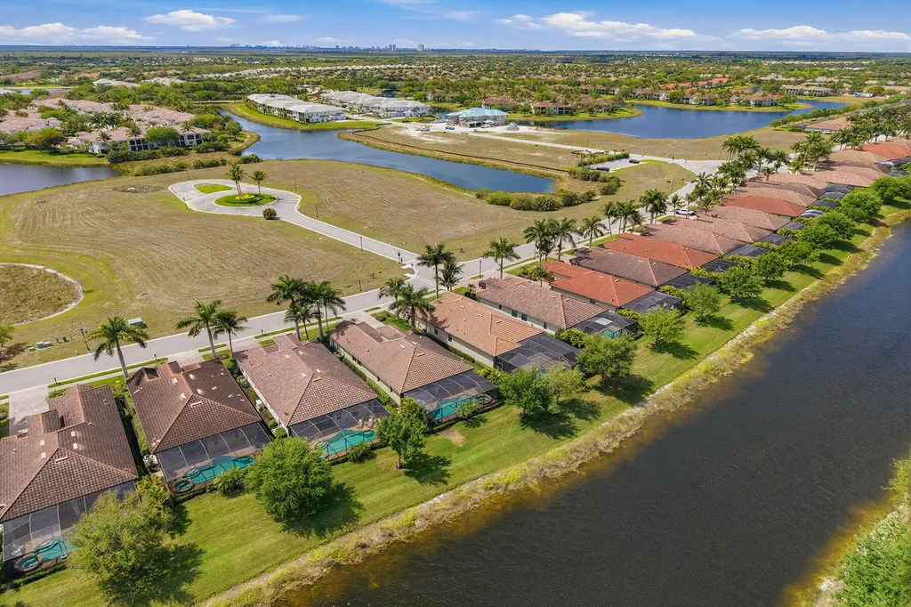 2842 Aviamar Circle Naples FL 34114