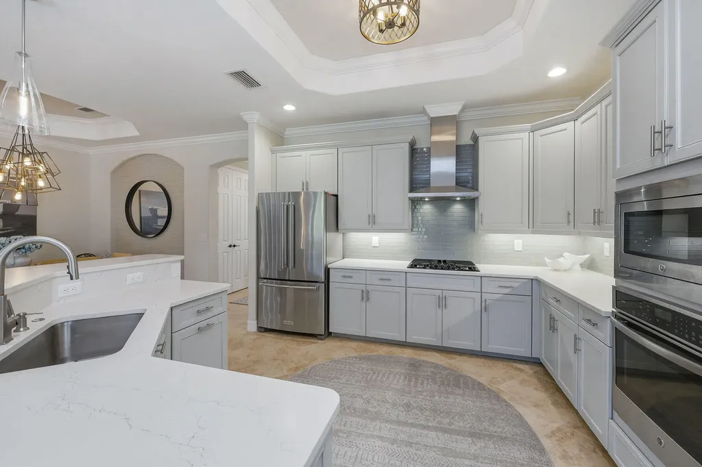 2842 Aviamar Circle Naples FL 34114