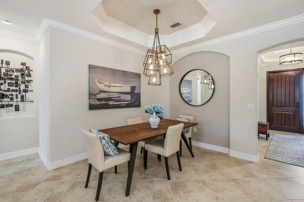 2842 Aviamar Circle Naples FL 34114