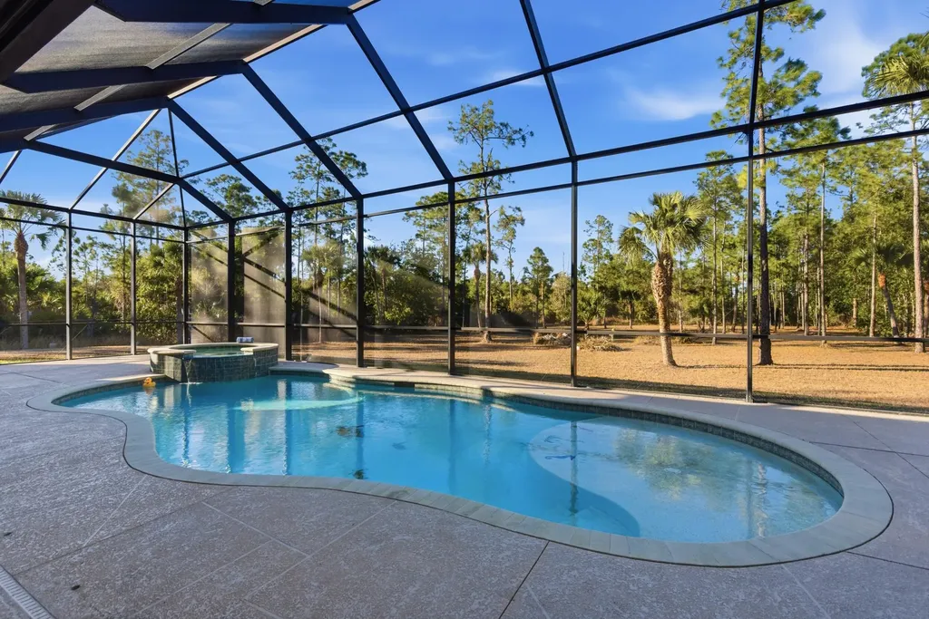 2935 2nd Avenue NE Naples FL 34120