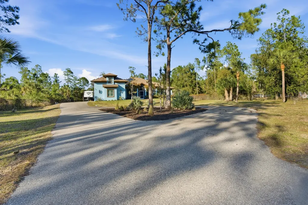 2935 2nd Avenue NE Naples FL 34120