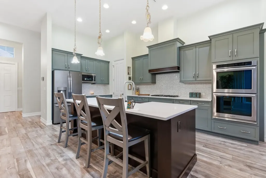 2935 2nd Avenue NE Naples FL 34120