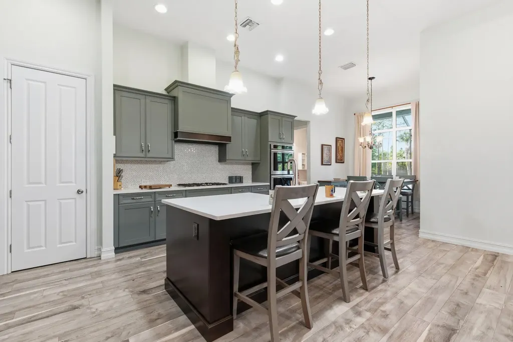 2935 2nd Avenue NE Naples FL 34120