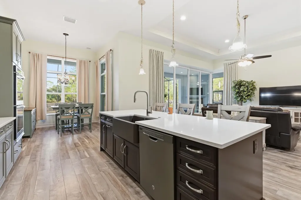 2935 2nd Avenue NE Naples FL 34120