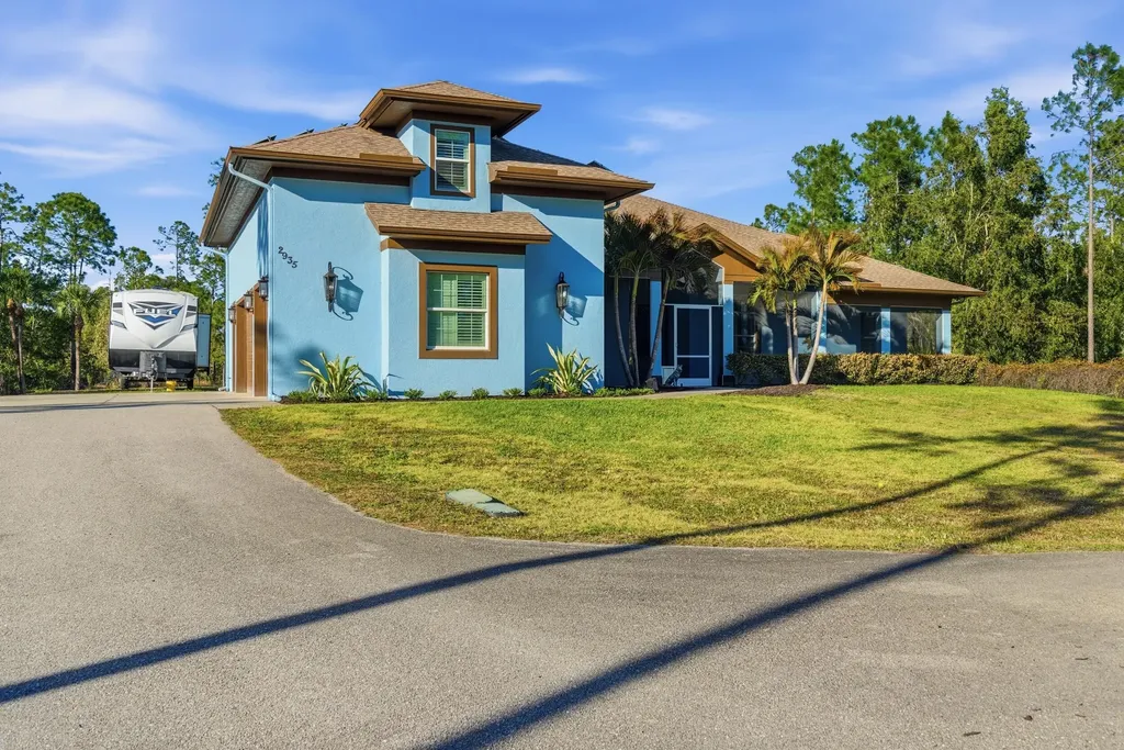 2935 2nd Avenue NE Naples FL 34120