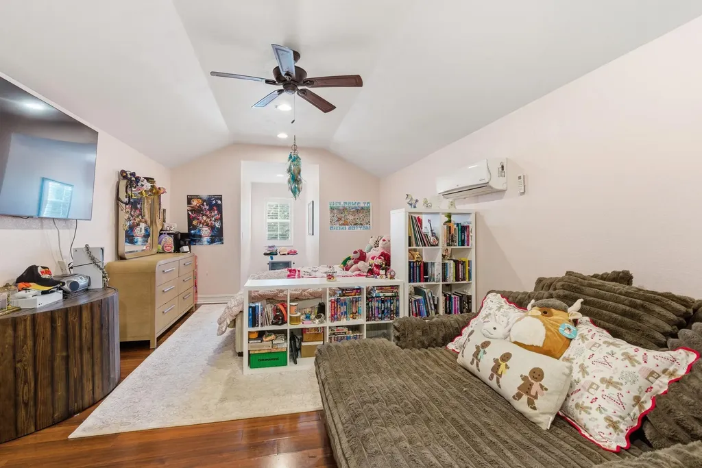 2935 2nd Avenue NE Naples FL 34120