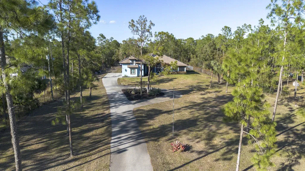 2935 2nd Avenue NE Naples FL 34120