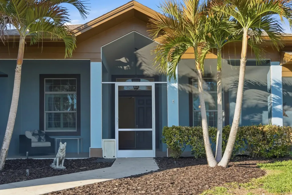 2935 2nd Avenue NE Naples FL 34120