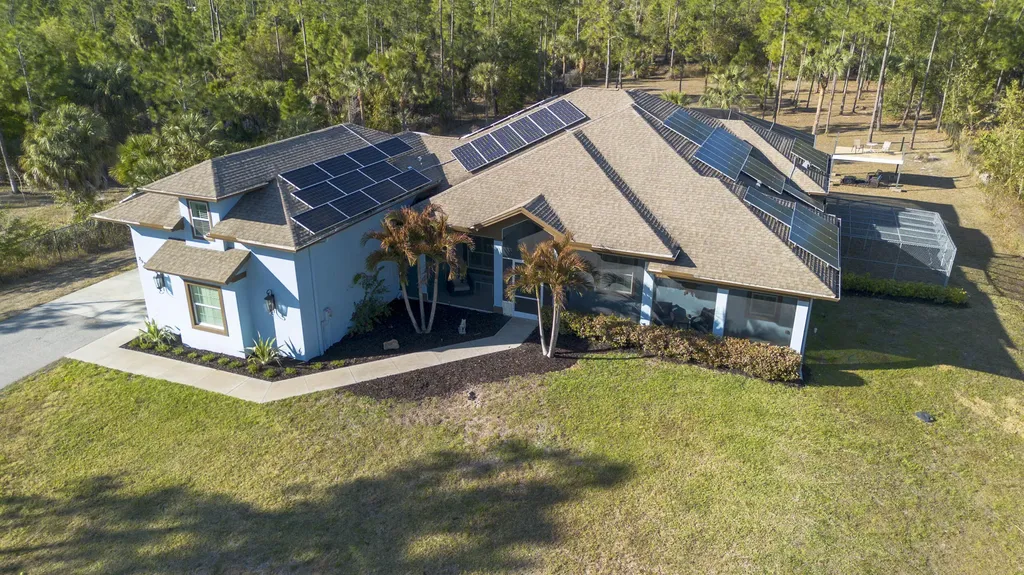 2935 2nd Avenue NE Naples FL 34120