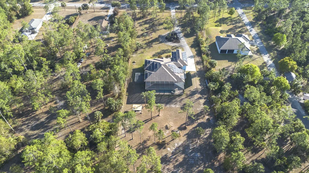 2935 2nd Avenue NE Naples FL 34120