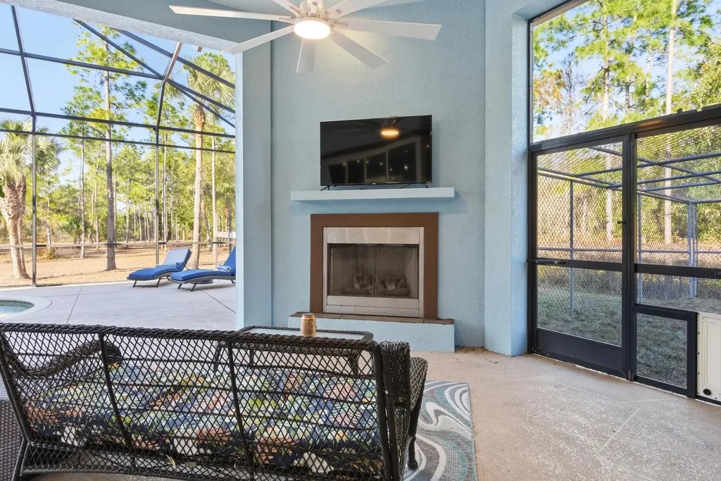 2935 2nd Avenue NE Naples FL 34120