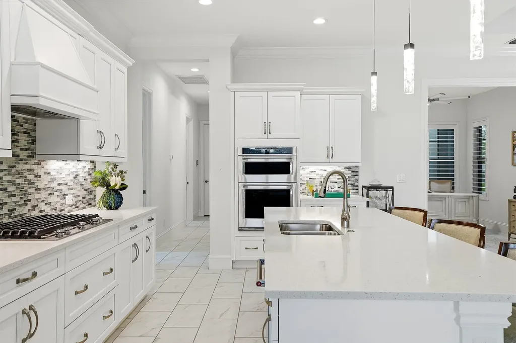 14386 Laguna Springs Lane Naples FL 34114