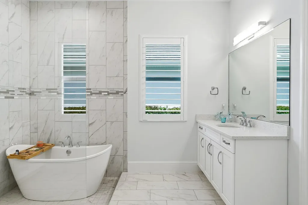 14386 Laguna Springs Lane Naples FL 34114