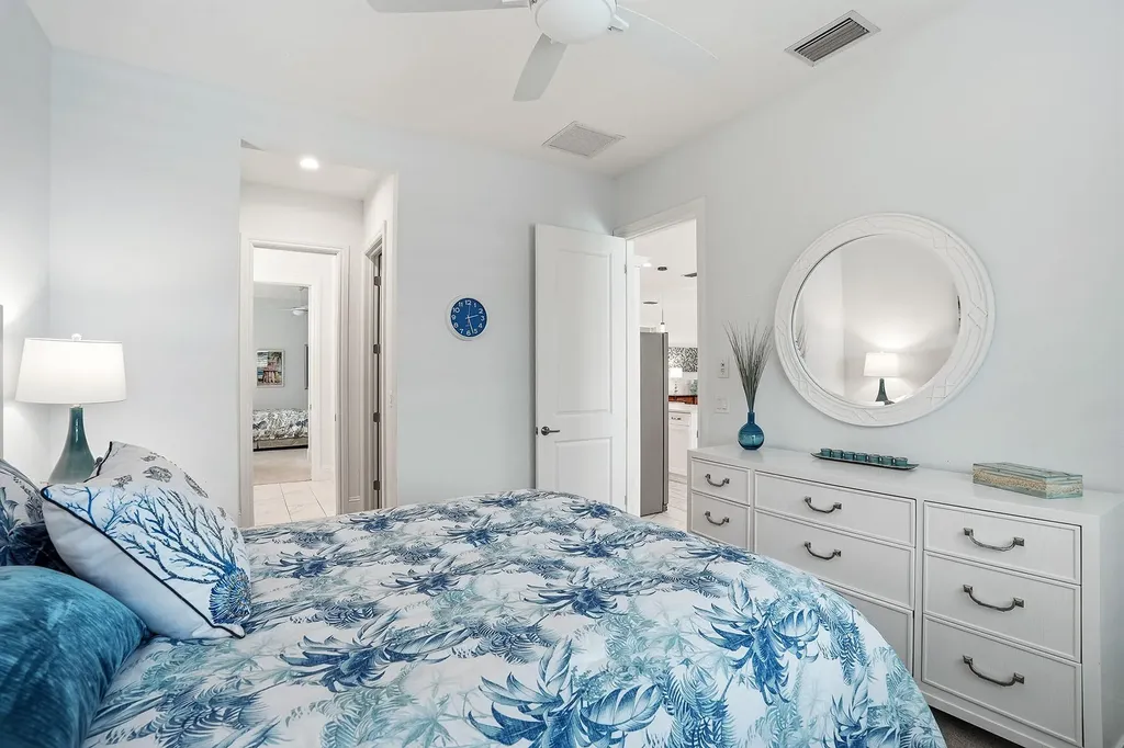 14386 Laguna Springs Lane Naples FL 34114