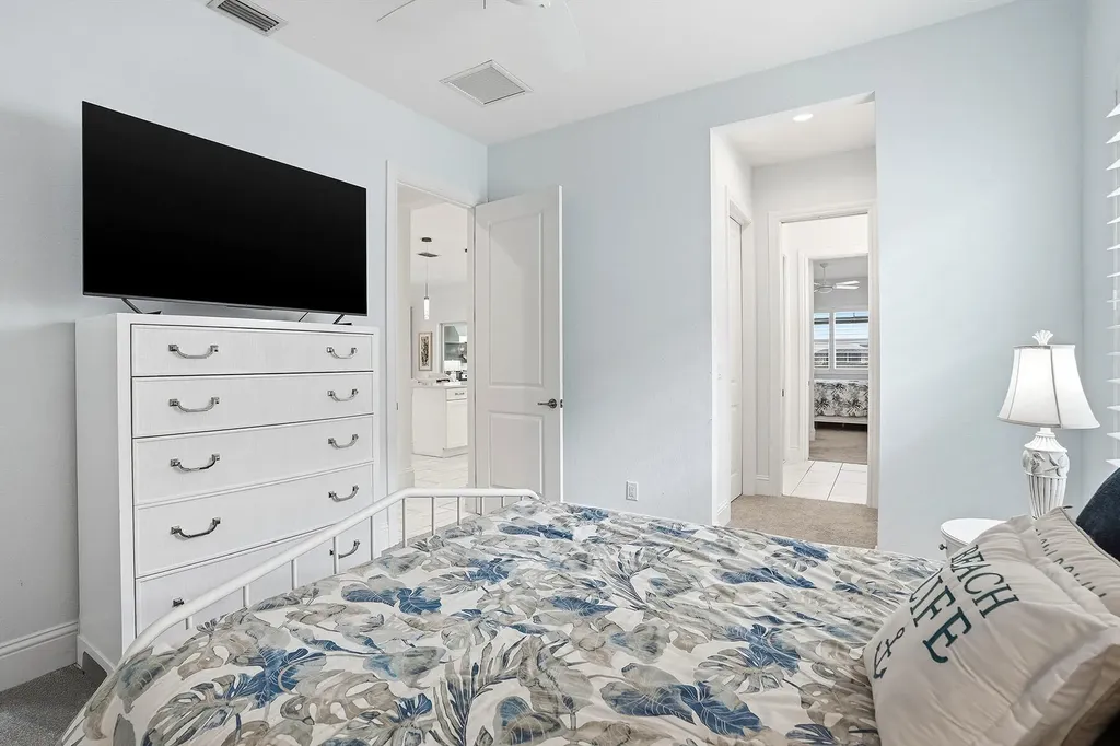 14386 Laguna Springs Lane Naples FL 34114