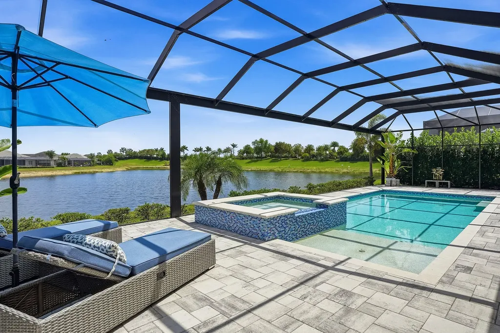 14386 Laguna Springs Lane Naples FL 34114