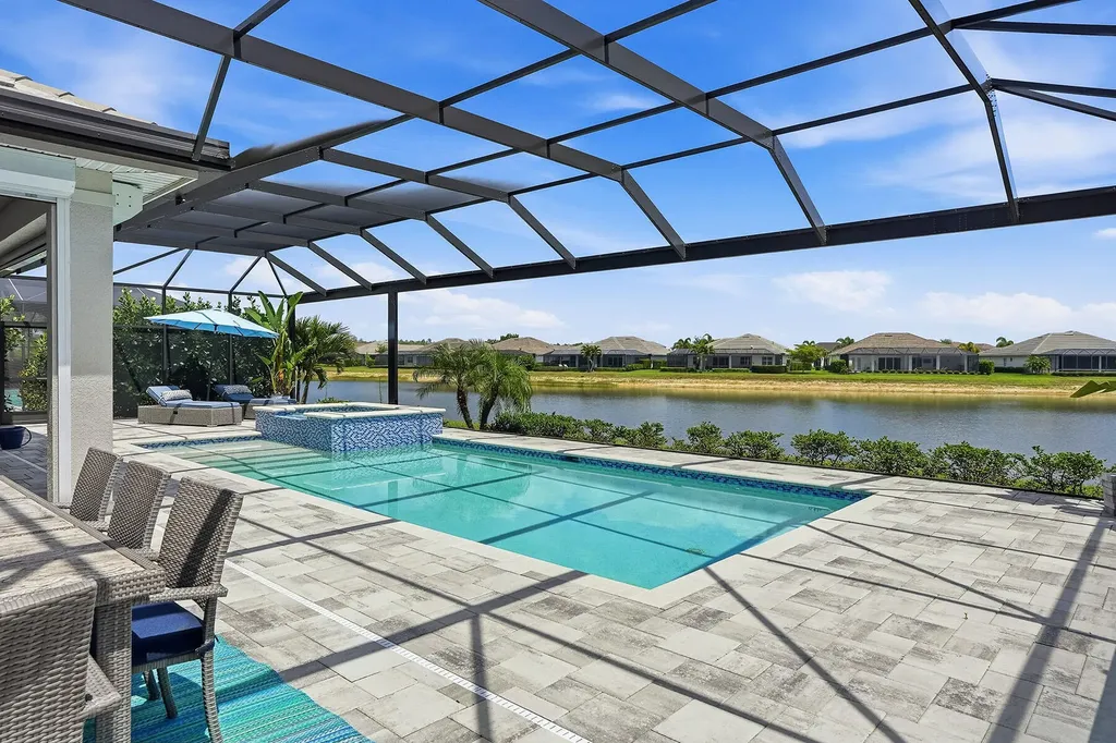 14386 Laguna Springs Lane Naples FL 34114