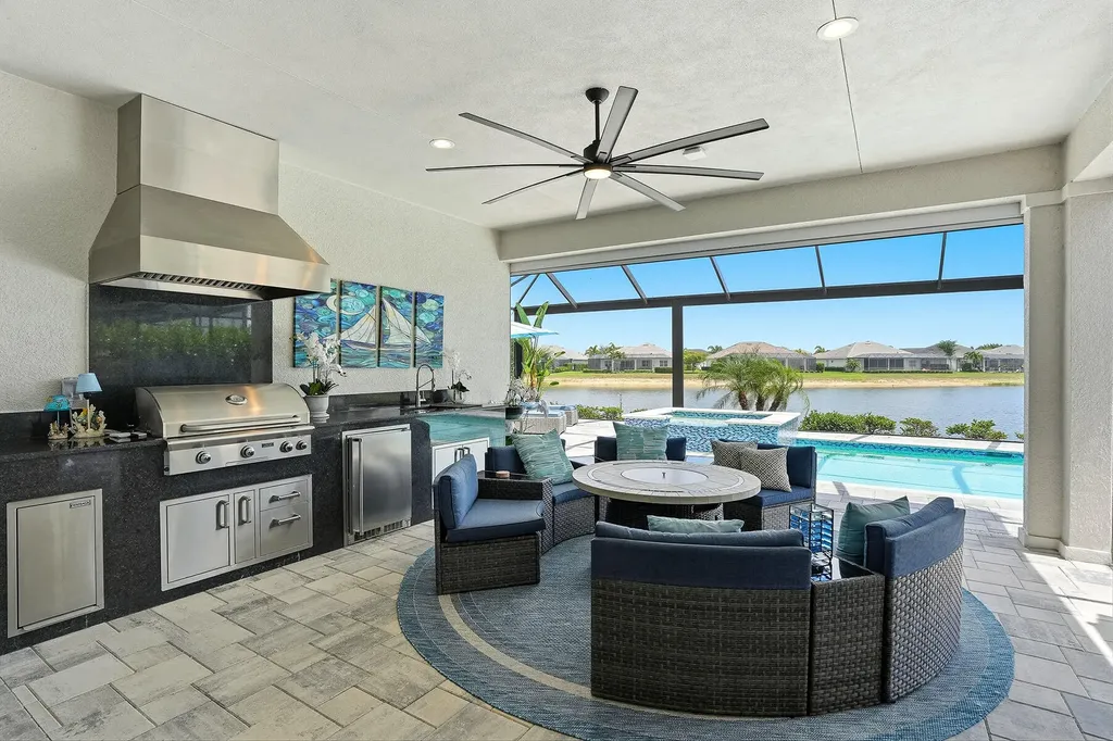 14386 Laguna Springs Lane Naples FL 34114