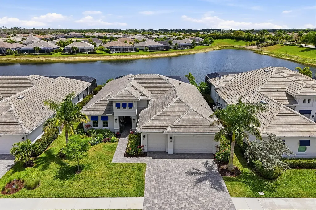 14386 Laguna Springs Lane Naples FL 34114