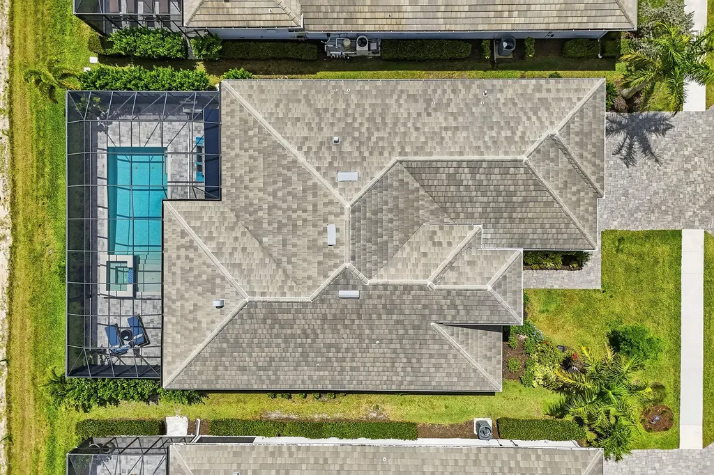 14386 Laguna Springs Lane Naples FL 34114