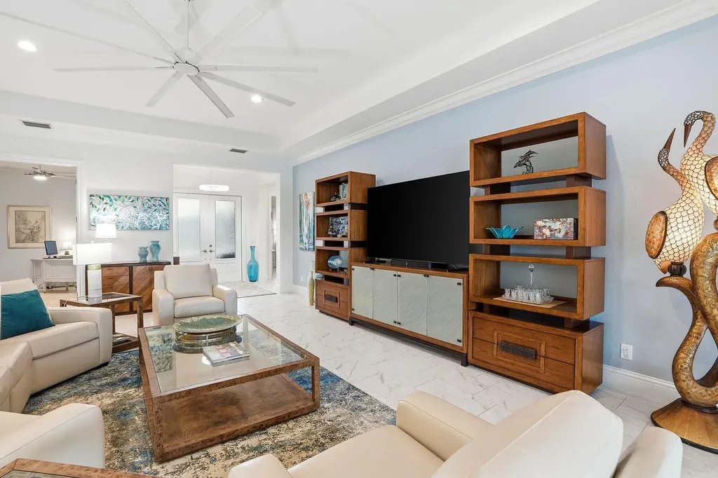 14386 Laguna Springs Lane Naples FL 34114