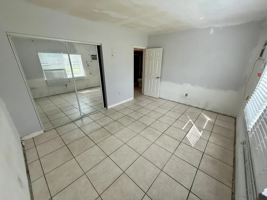 190 N Collier Marco Island FL 34145