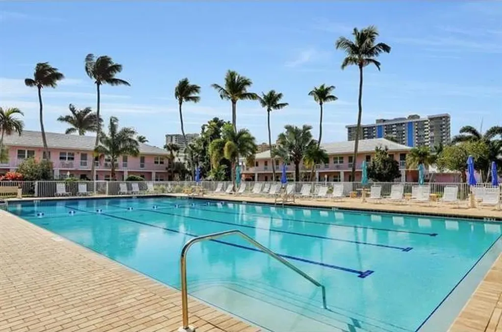 190 N Collier Marco Island FL 34145