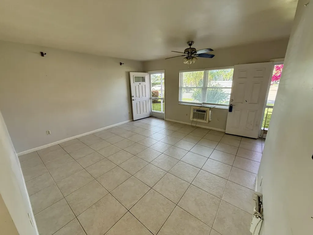 190 N Collier Marco Island FL 34145