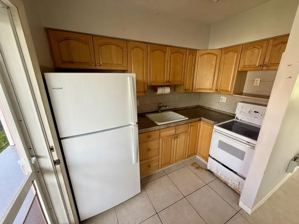 190 N Collier Marco Island FL 34145