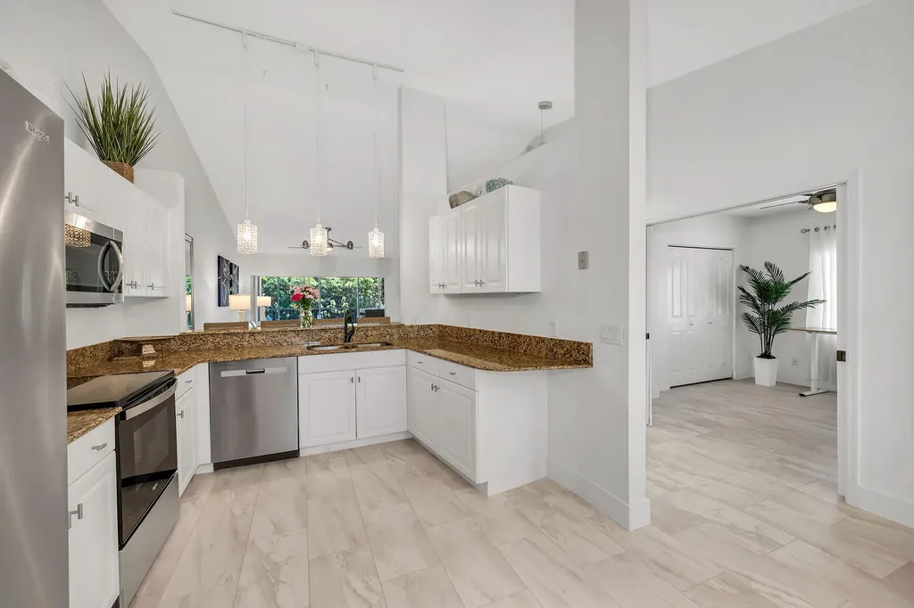 1747 Reuven Circle Naples FL 34112