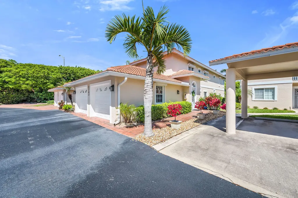 1747 Reuven Circle Naples FL 34112